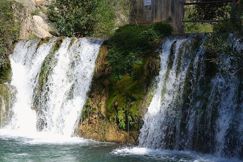 Algar waterfalls.jpg